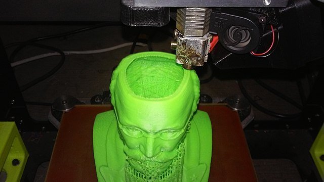 Impresión 3D de la cabeza de Zamenhof. Plástico ABS verde. Fuente: Andrew Barney de Koloradio, Usono
